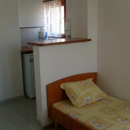 بيت ضيافة сотирови, самостоятелни 3*