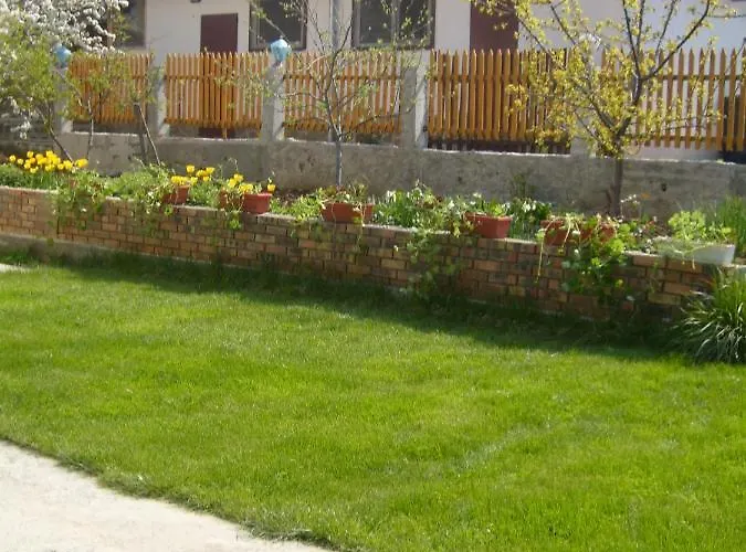 сотирови, самостоятелни Konukevi